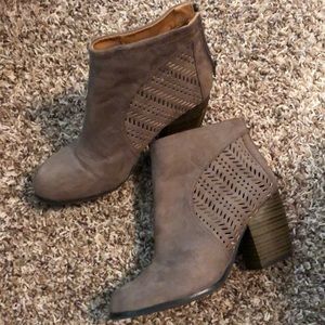 Qupid gray suede booties 8